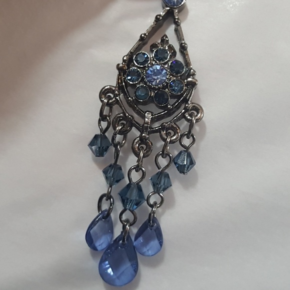 Jewelry - 🎉Click for SUPER OFFER🎉  Beaded Pendant